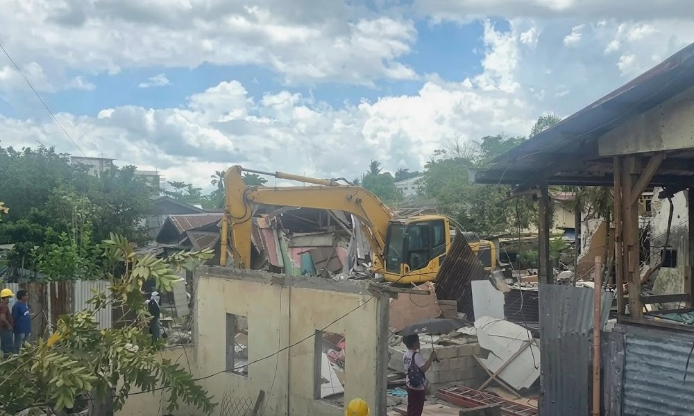 81 bahay sa Ormoc ipinagiba ni Mayor Lucy Torres kahit may mga titulo?