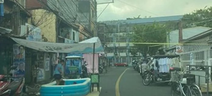 Portable swimming pool at tent bawal sa kalsada sa Maynila