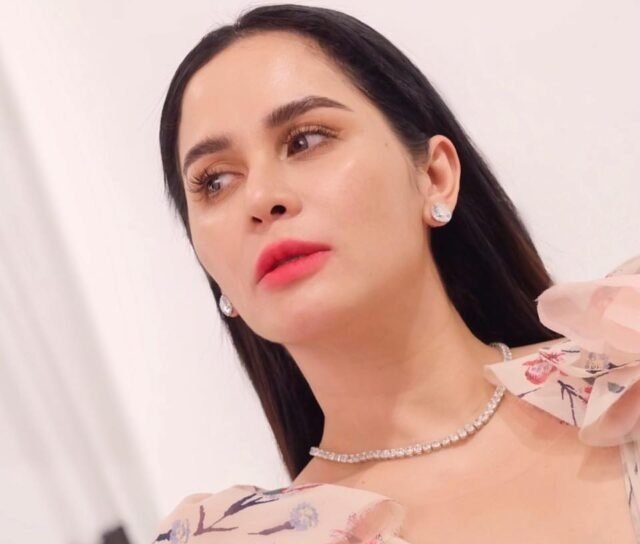 Jinkee, binigyan ng diamond necklace si Queenie