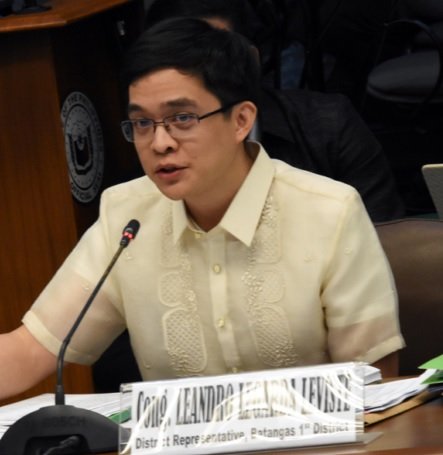 Leandro Leviste sumulat kay Erwin Tulfo, tutulong sa flood control inquiry