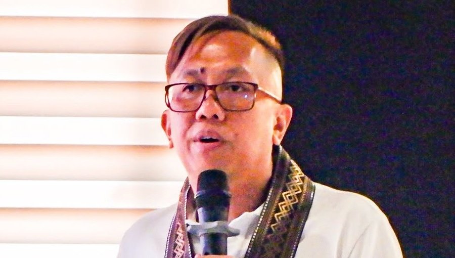 Cendaña lusot sa contempt sa freedom of expression