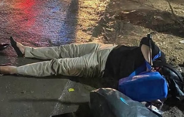 Titser pinasabog ang bungo habang nakatayo sa gilid ng highway