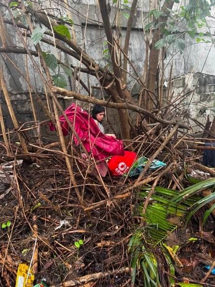 MYSTERY GIRL SA MASUKAL NA LUGAR