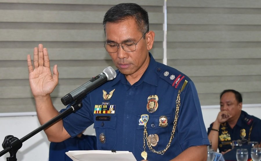 PNP-HPG NCR chief, 12 tauhan sinibak