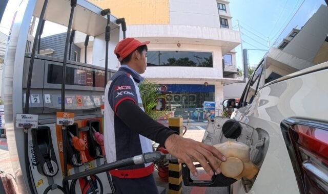 Oil price rollback sa sunod na linggo, nakaumang