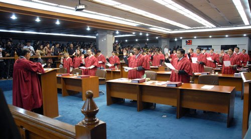 Cayetano kinuwestiyon ang hurisdiksyon, ‘timing’ ng Impeachment Court